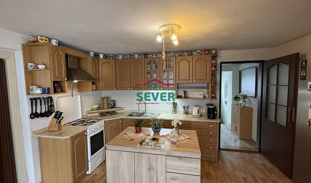 Prodej domu 200 m² s pozemkem 318 m², Jirkov – náhled fotky 3