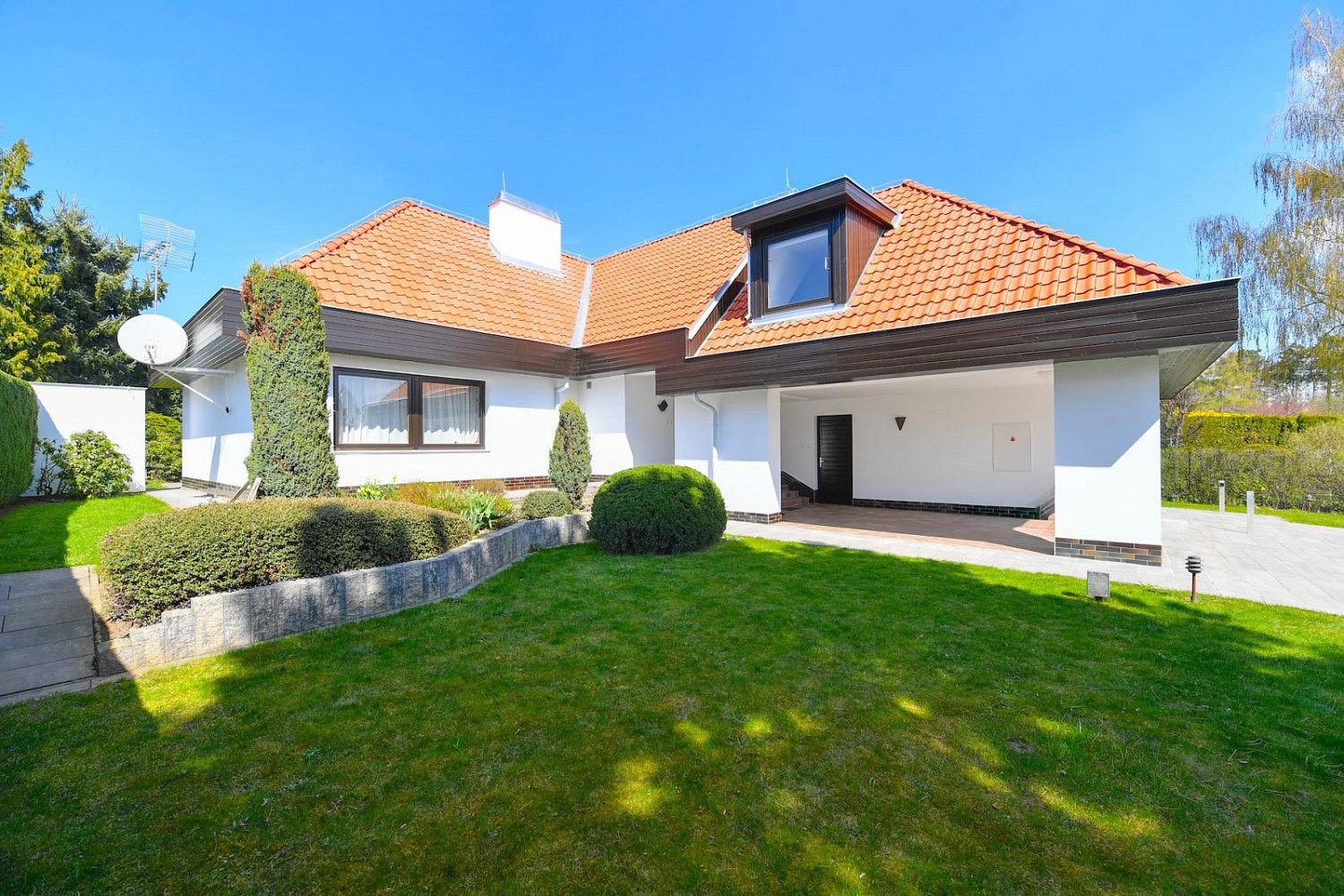 Pronájem kanceláře 417 m²