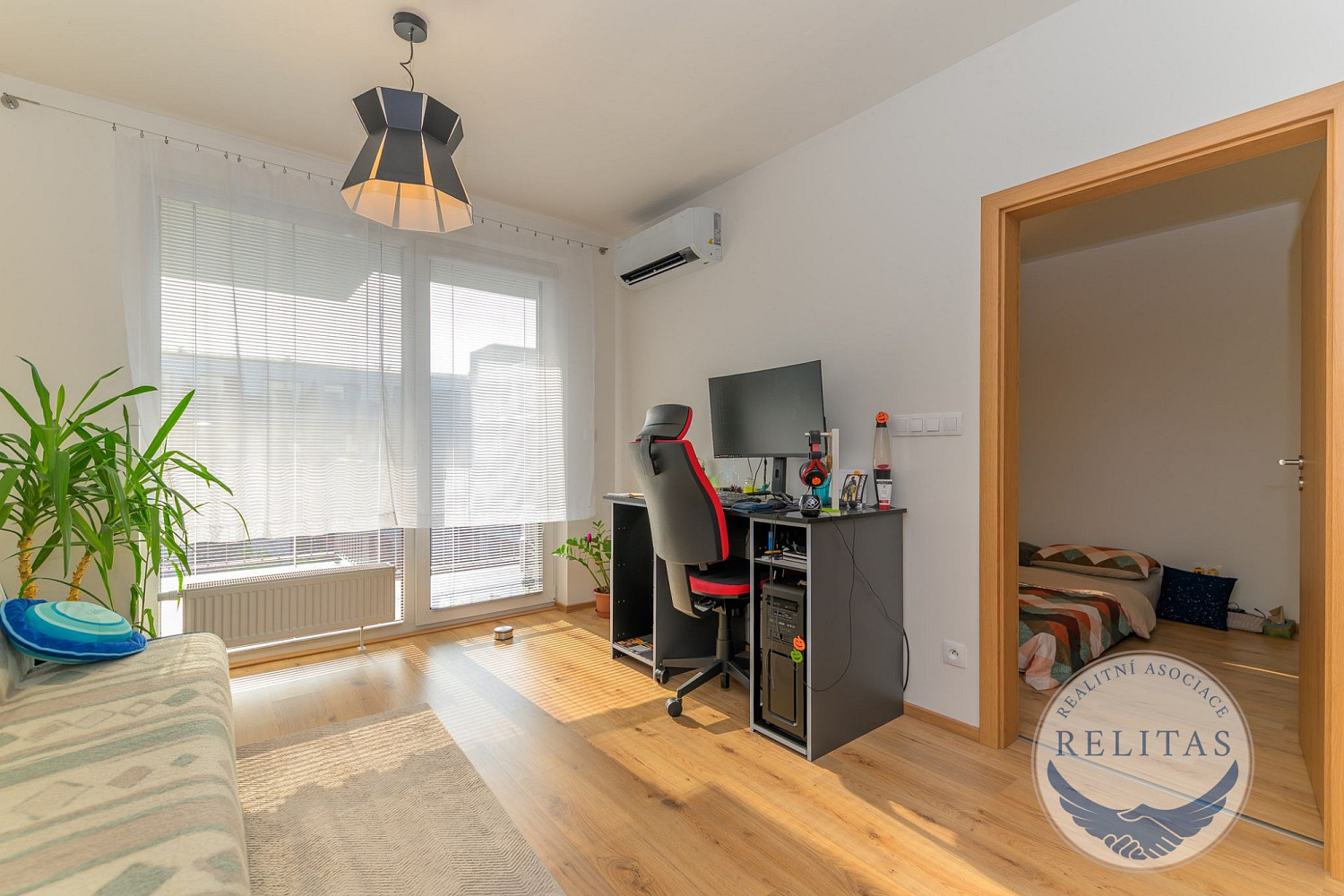 Pronájem bytu 2+kk 85 m² — photo 2