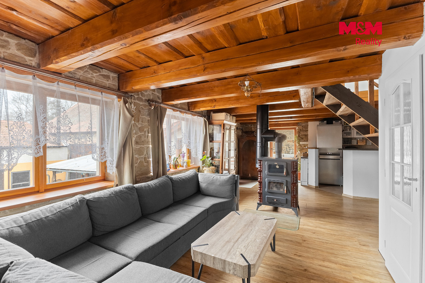 Prodej domu 380 m² s pozemkem 17 352 m² – fotografie 2