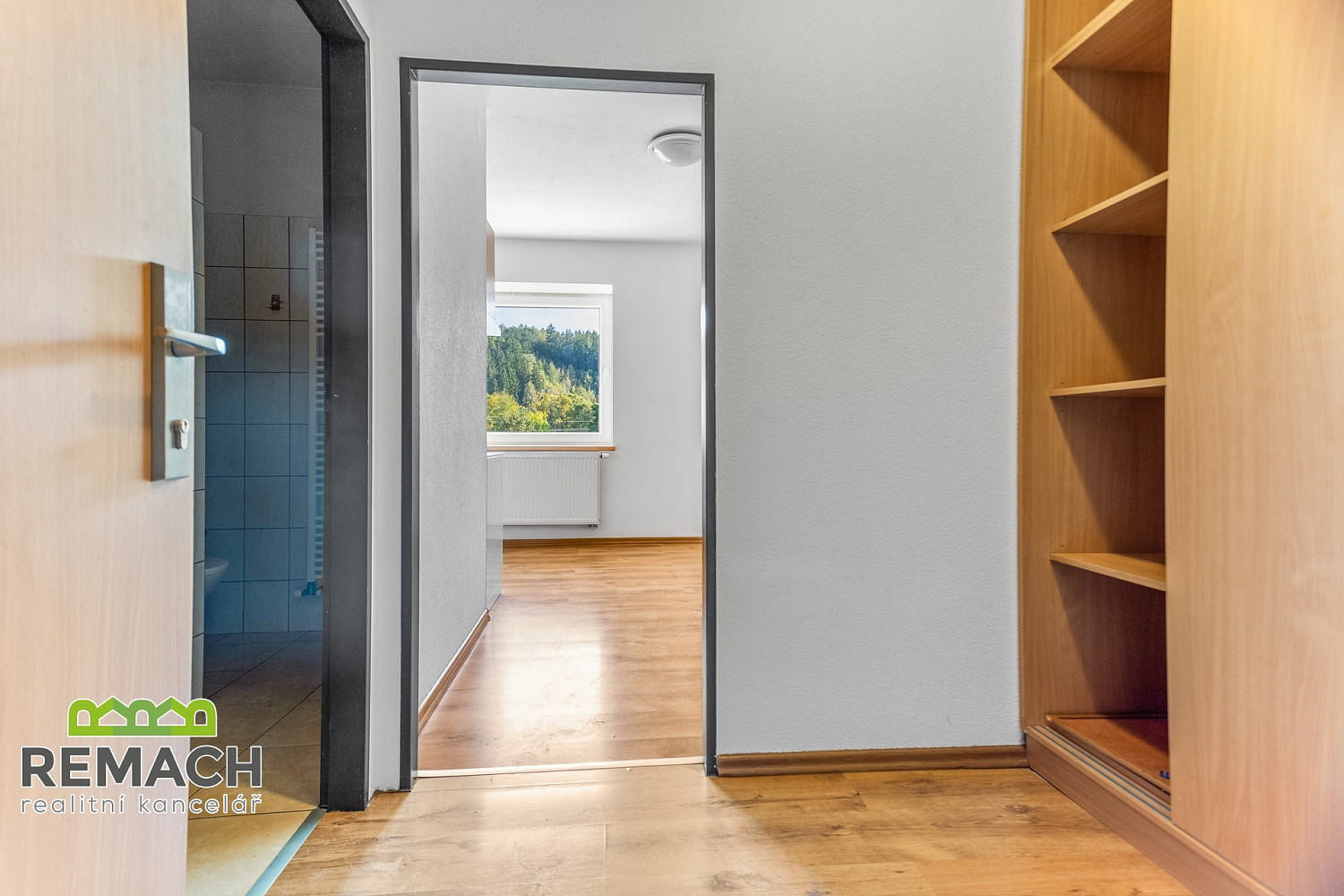 Pronájem bytu 2+kk 50 m² – fotografie 3