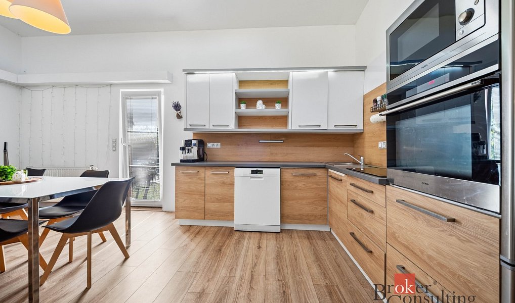 Prodej domu 107 m² s pozemkem 828 m², Výrava – náhled fotky 11