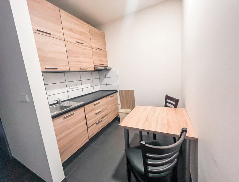 Pronájem bytu 1+kk 38 m² – pohled 3