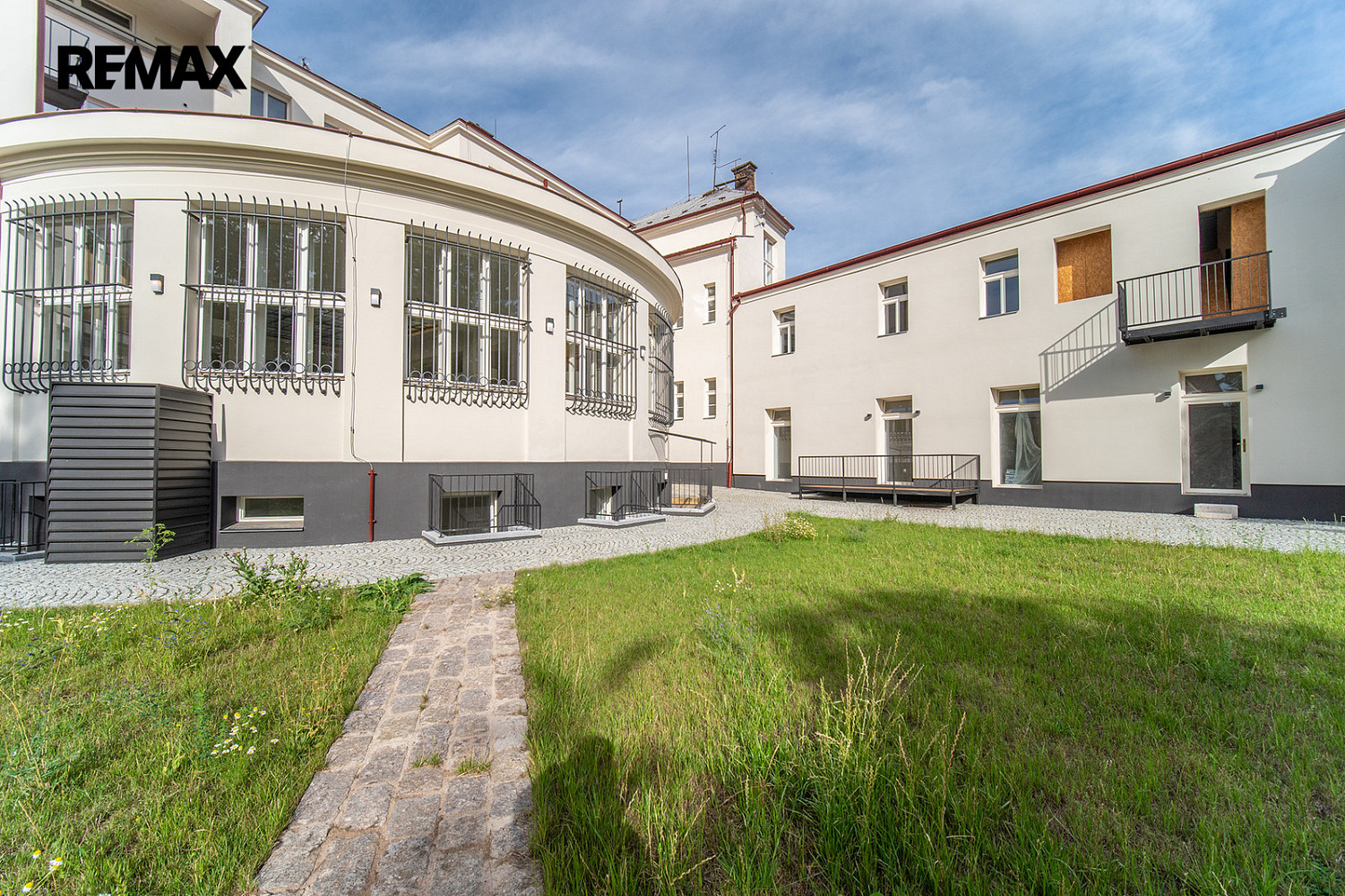 Pronájem bytu 2+kk 33 m² – pohled 6