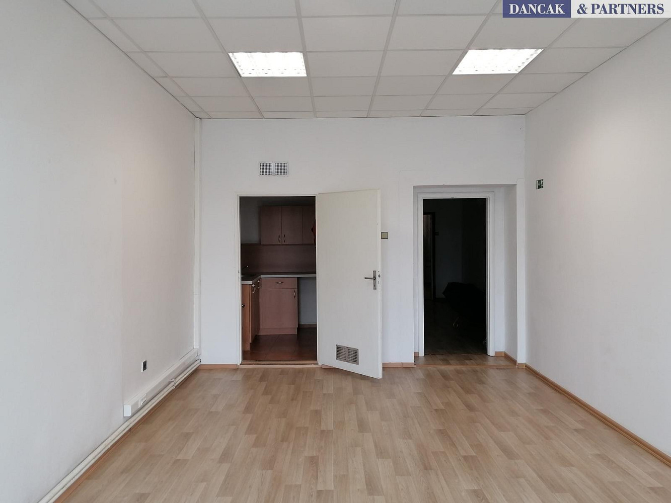 Pronájem kancelářského prostoru 84 m², Frýdek - Místek, Zámecké náměstí – pohled 5
