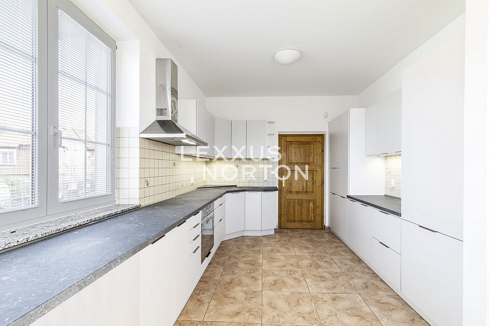 Pronájem domu 610 m² s pozemkem 747 m² — photo 5