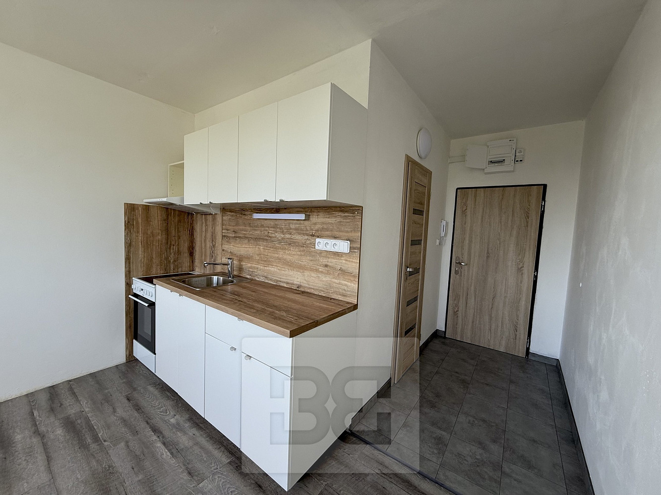Pronájem bytu 1+1 36 m² — photo 2