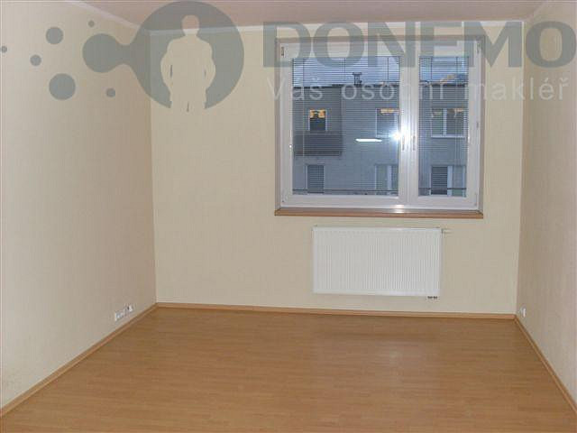 Pronájem bytu 2+kk 57 m² – pohled 3