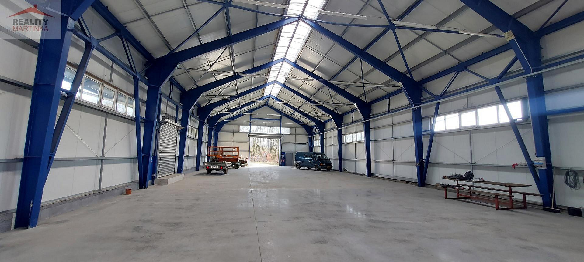 Prodej výrobních prostor 820 m²