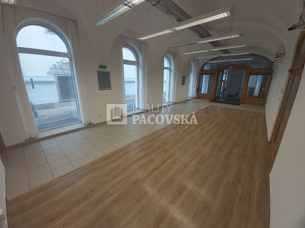 Pronájem obchodních prostor 122 m² – fotografie 3