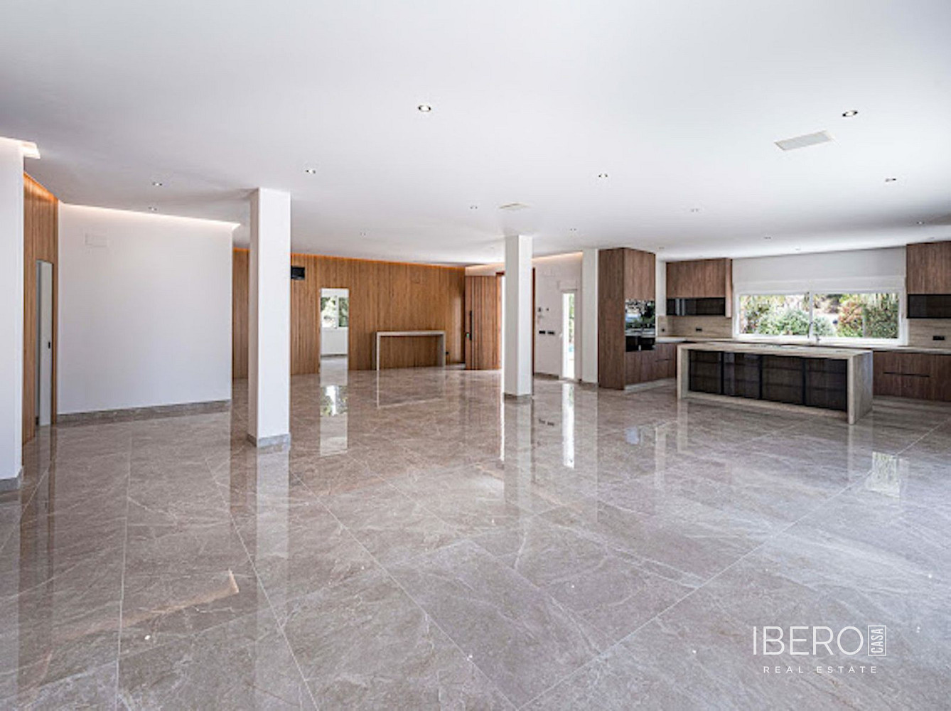Prodej domu 326 m² s pozemkem 2 057 m² - Vista 6