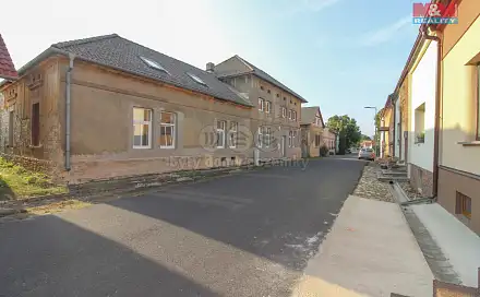 Prodej domu 400 m² s pozemkem 732 m², Peruc - Radonice nad Ohří, okres Louny