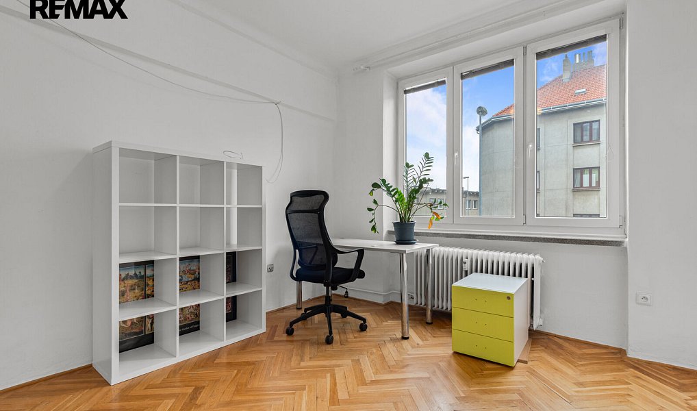 Prodej bytu 1+1 45 m², Praha – náhled fotky 3