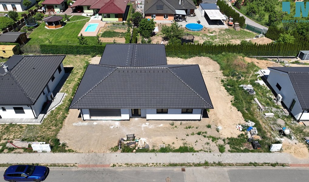 Prodej domu 228 m² s pozemkem 899 m², Hrotovice – náhled fotky 28