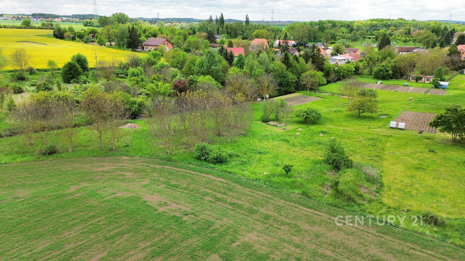 Prodej stavebního pozemku 1 463 m²