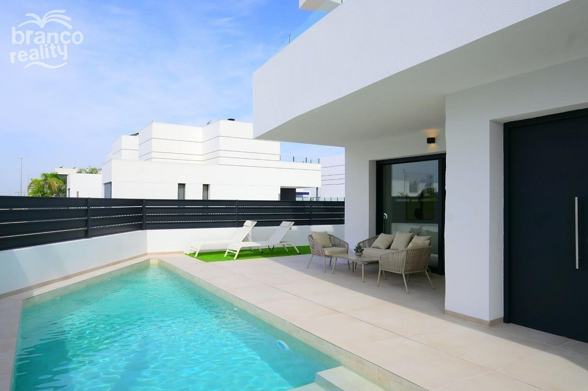 Prodej domu 133 m² s pozemkem 209 m² - Más