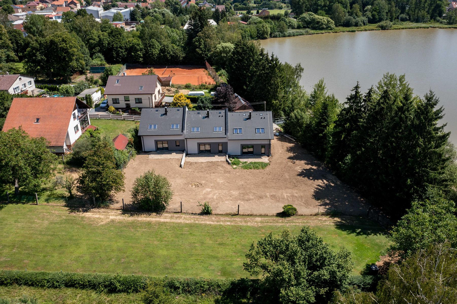 Prodej domu 141 m² s pozemkem 435 m² – fotografie 2
