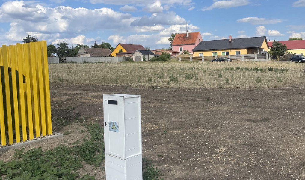Prodej stavebního pozemku 1 100 m², Hrušovany – náhled fotky 2