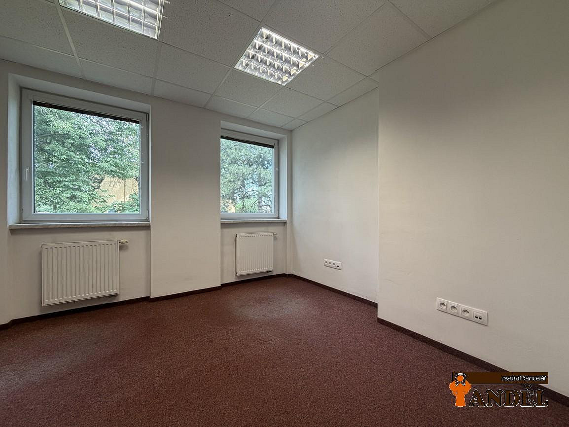 Pronájem kanceláře 10 m² – fotografie 4