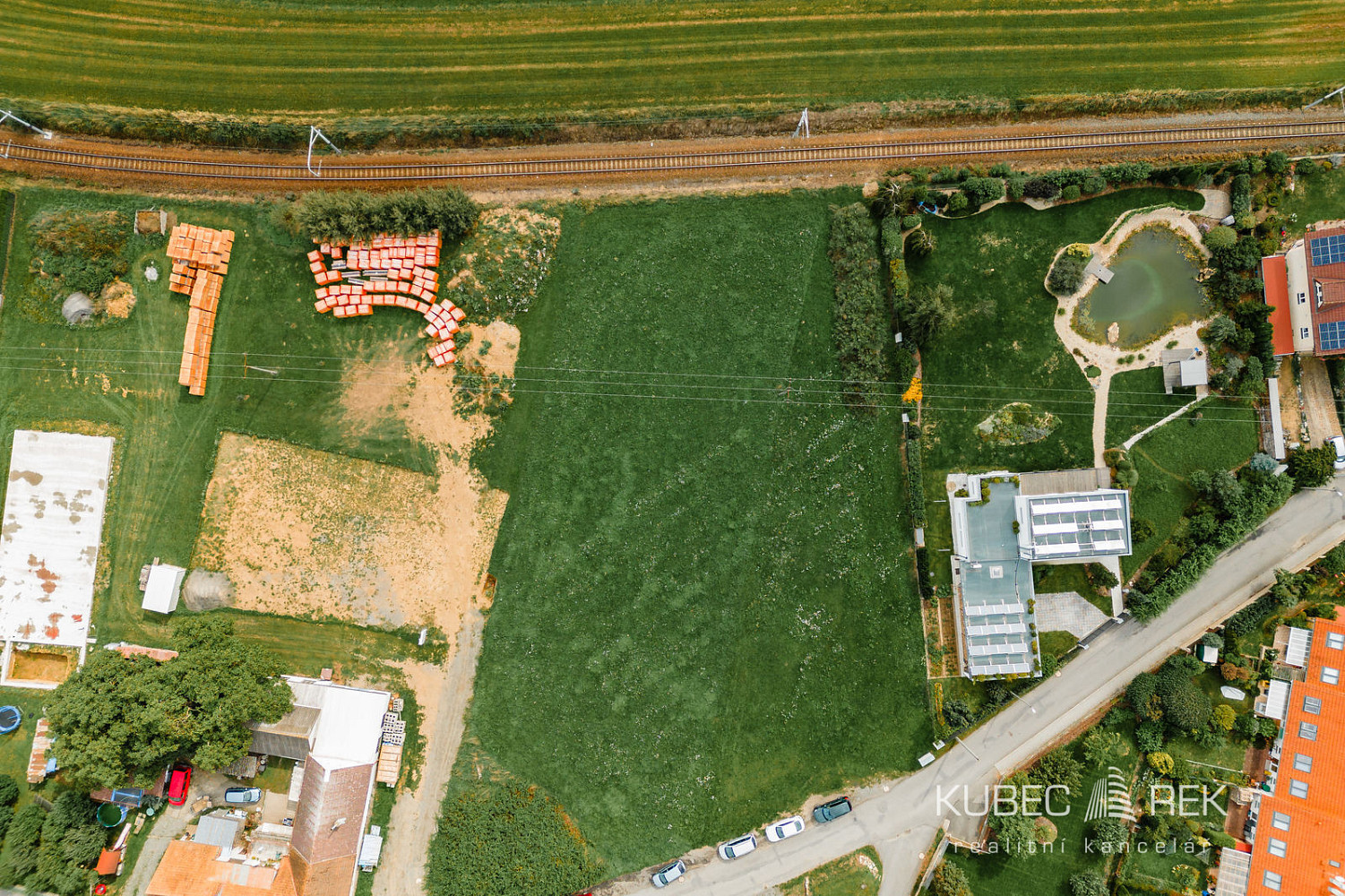 Prodej stavebního pozemku 1 732 m² – fotografie 4