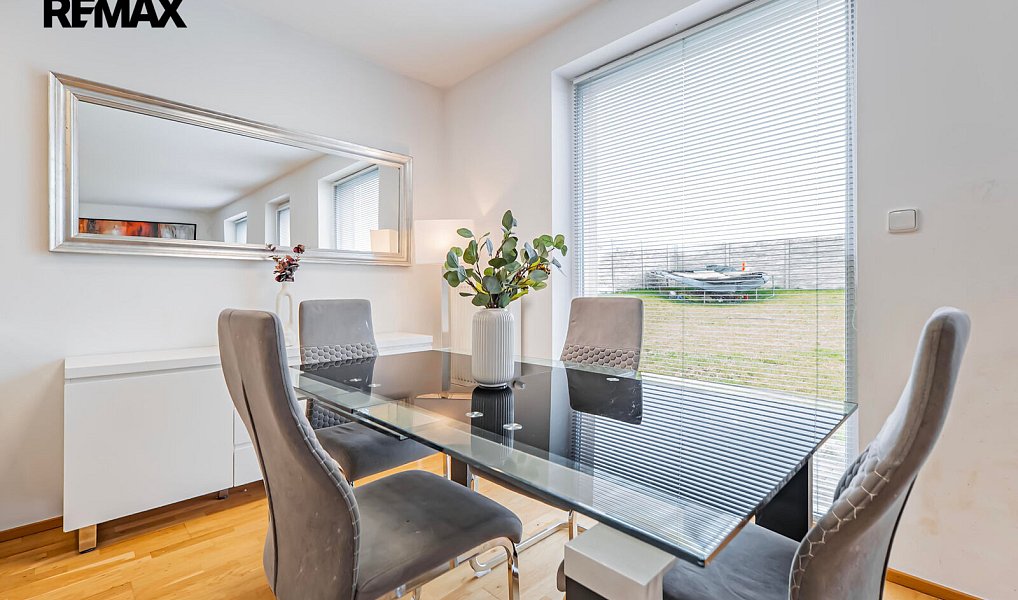 Prodej domu 180 m² s pozemkem 679 m², Veleň – náhled fotky 9