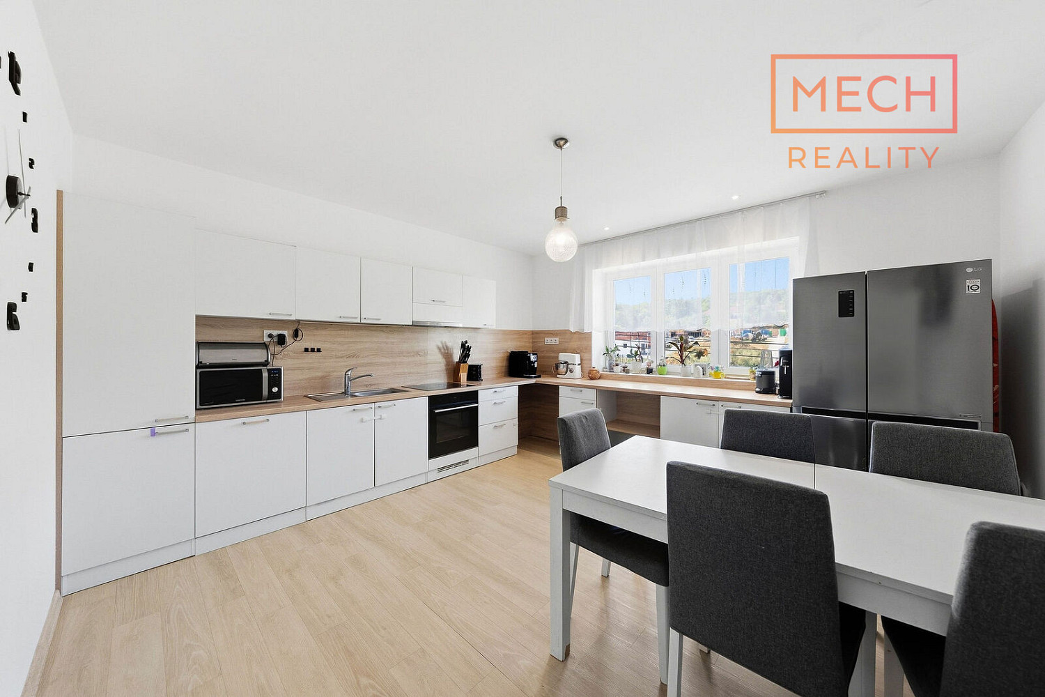 Prodej domu 130 m² s pozemkem 1 168 m² – fotografie 2
