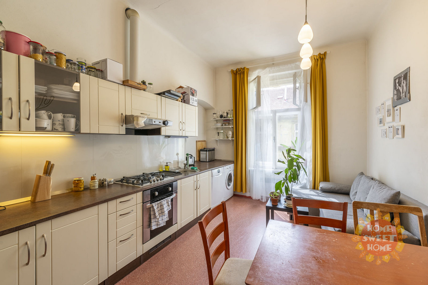 Pronájem bytu 2+1 75 m² – fotografie 3
