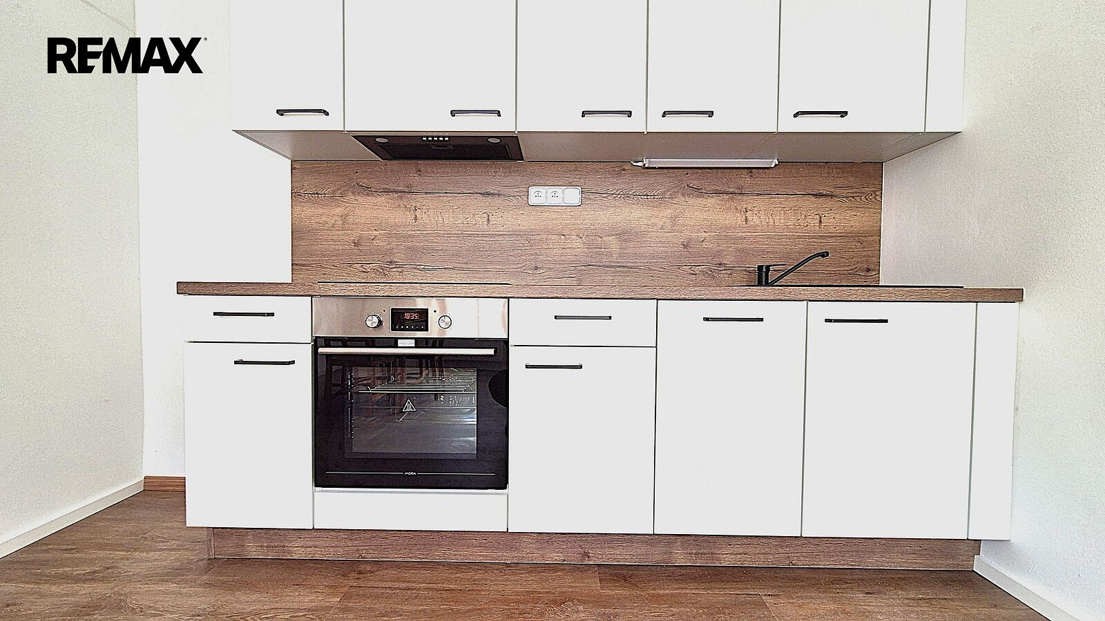 Pronájem bytu 1+1 35 m² – fotografie 3