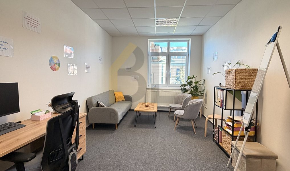 Pronájem kanceláře 34 m², Hodonín – náhled fotky 2