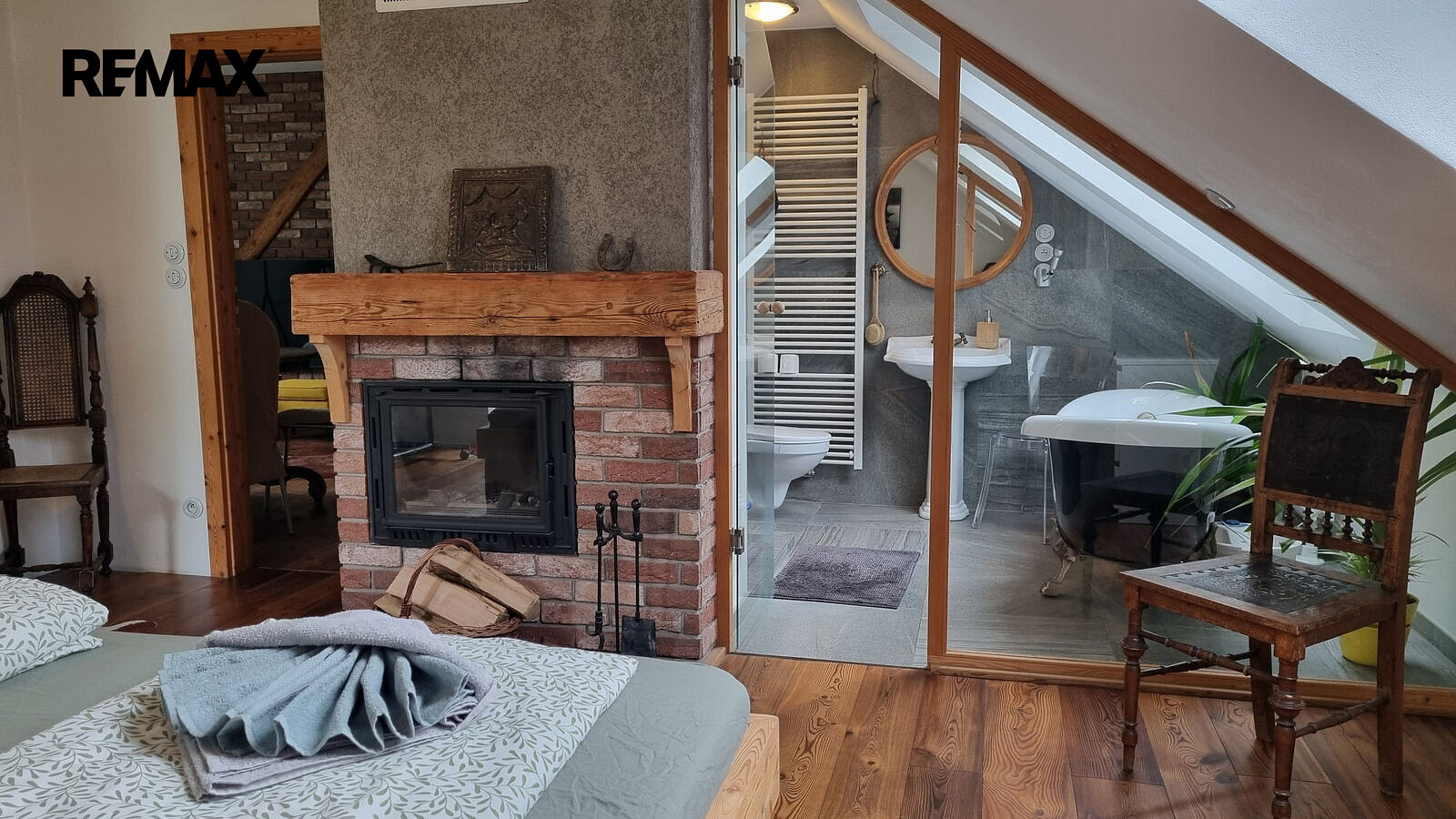 Prodej domu 382 m² s pozemkem 28 004 m² – fotografie 2