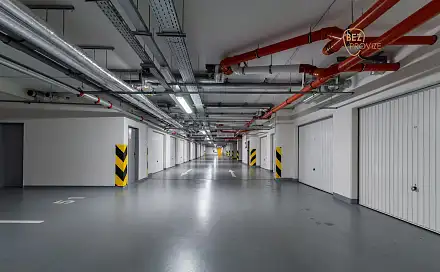 Pronájem garážového stání 15 m² - Vršovice, Petrohradská, Praha 10 - Vršovice