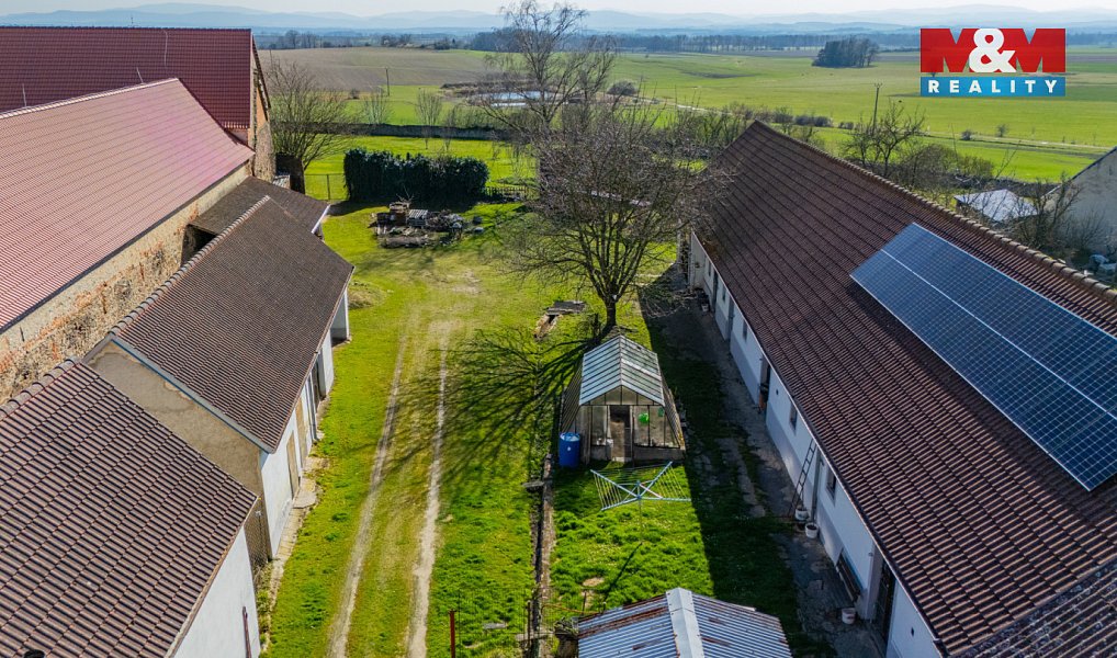 Prodej domu 195 m² s pozemkem 7 046 m², Dříteň – náhled fotky 12