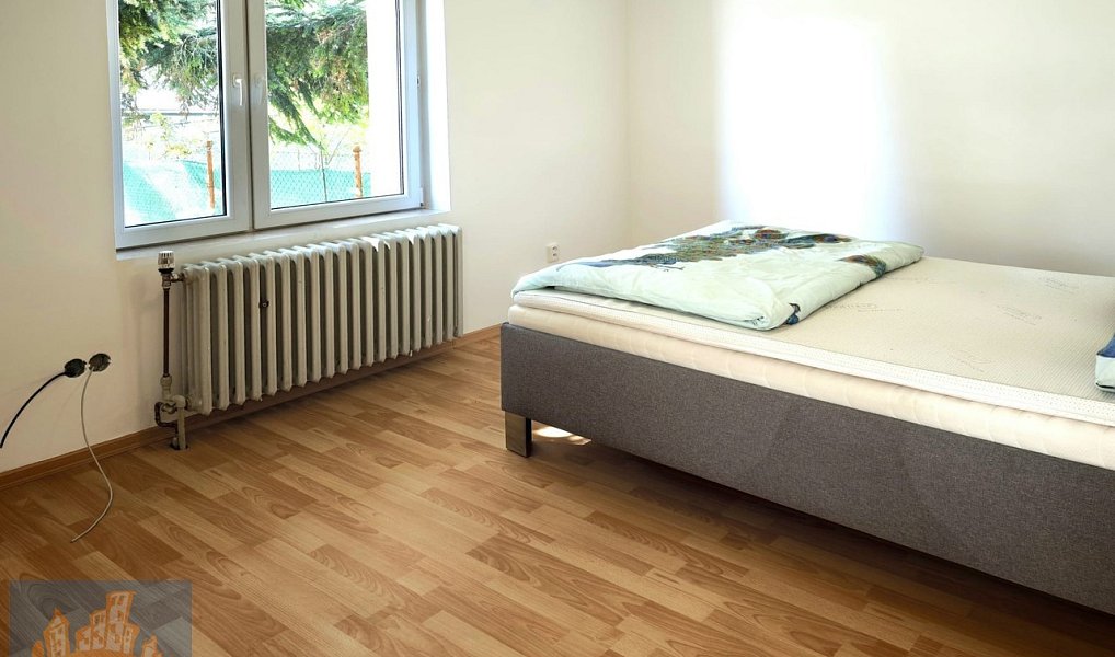 Pronájem domu 68 m² s pozemkem 1 300 m², Jinočany – náhled fotky 2