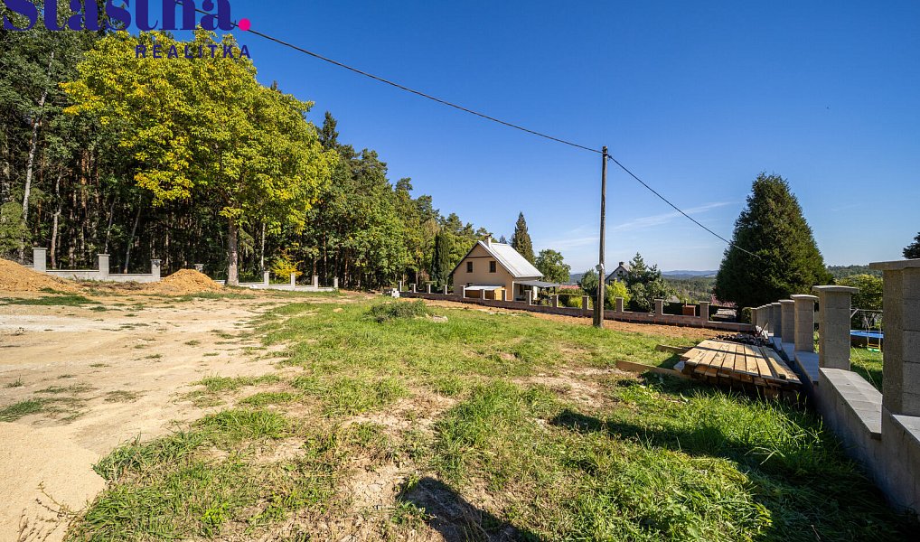 Prodej stavebního pozemku 739 m², Cetyně – náhled fotky 2