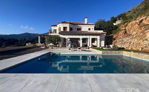 Prodej domu 233 m² s pozemkem 10 768 m², Istán, Španělsko