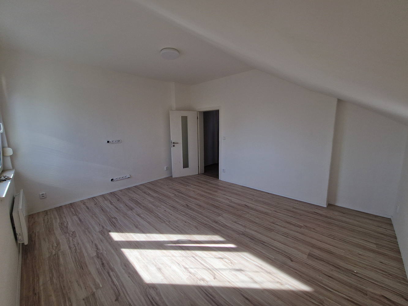 Pronájem bytu 2+kk 45 m² – fotografie 4
