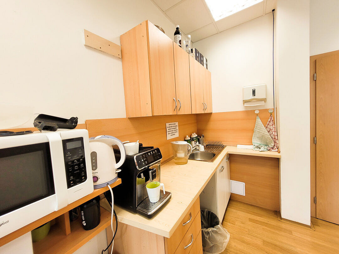 Pronájem kanceláře 135 m² — photo 3