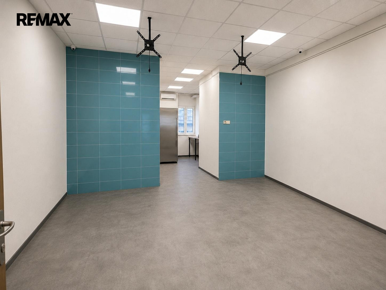 Pronájem obchodních prostor 44 m²