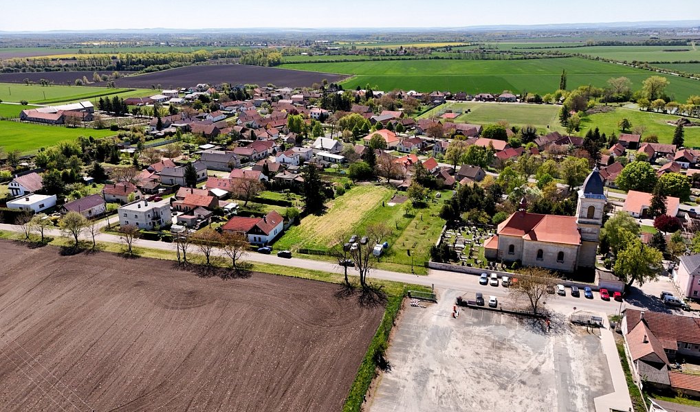 Prodej stavebního pozemku 1 157 m², Chleby – náhled fotky 5