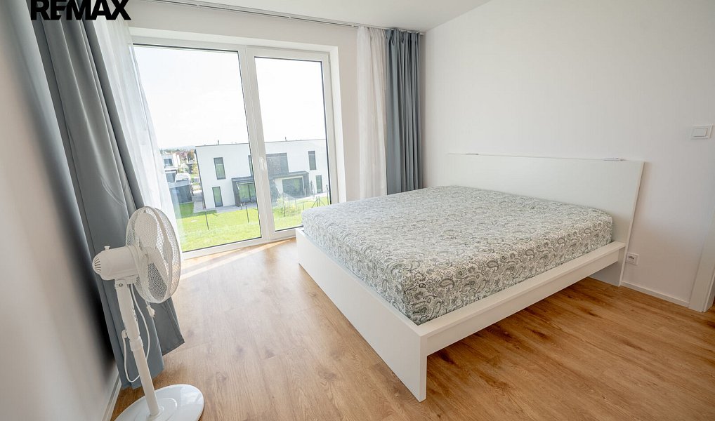 Pronájem domu 161 m² s pozemkem 403 m², Praha – náhled fotky 23