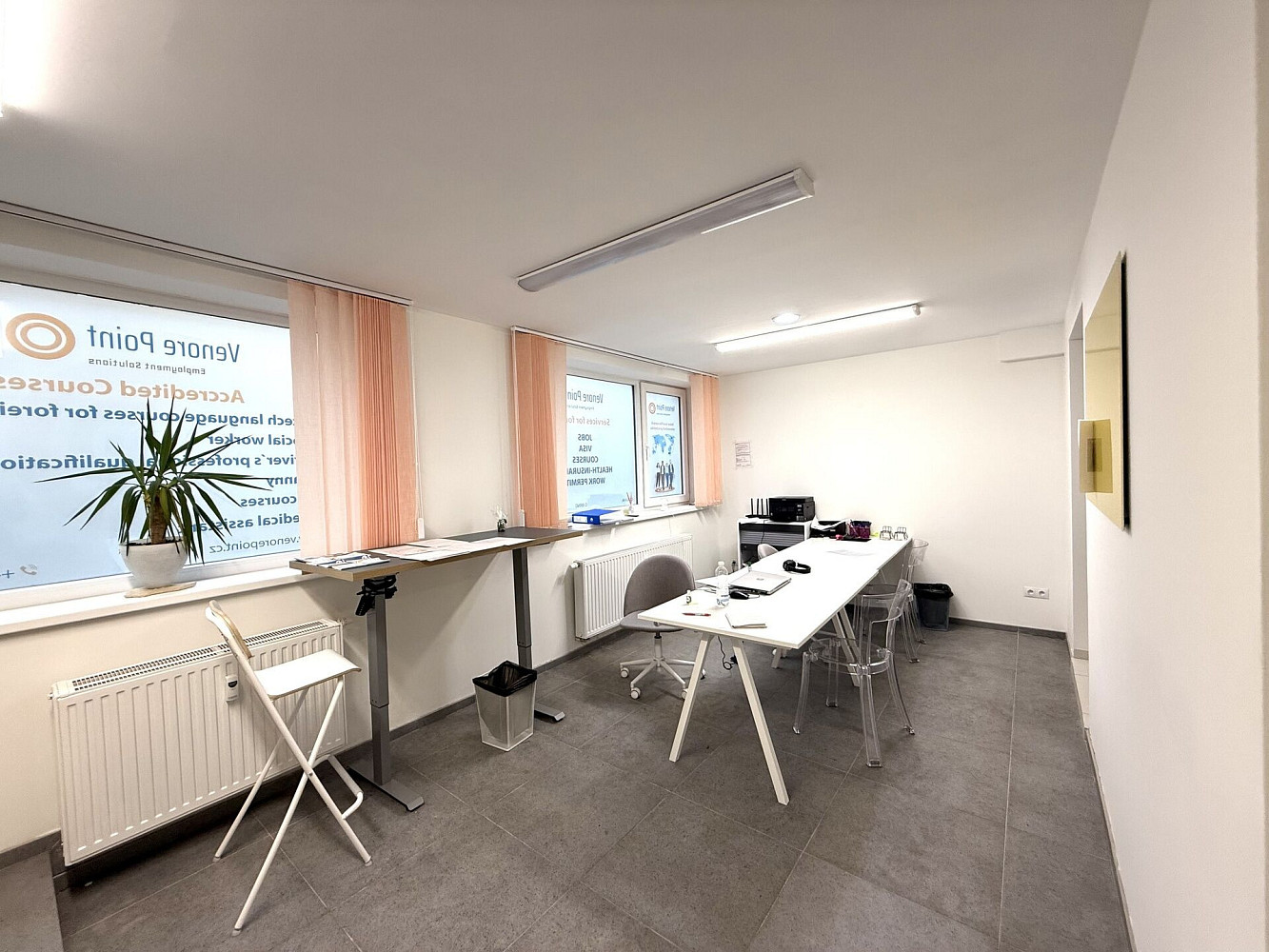 Pronájem obchodních prostor 56 m², Praha