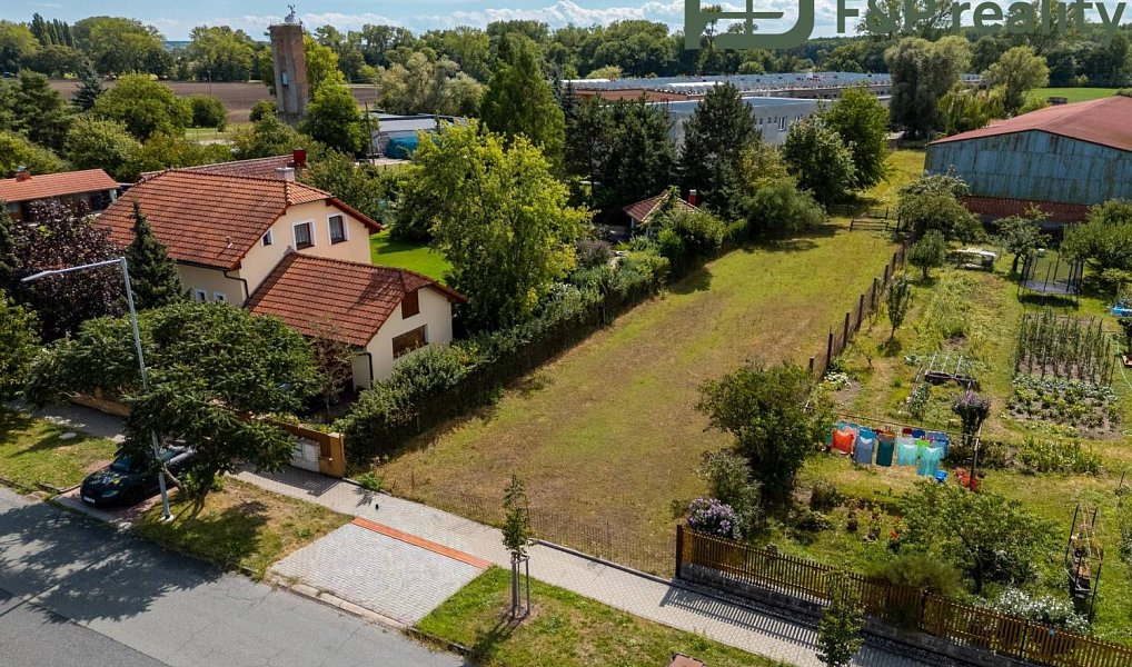 Prodej zahrady 640 m², Opolany – fotka 1 z 18