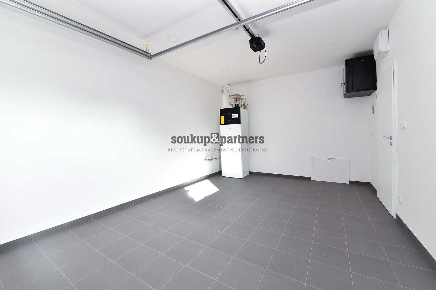 Pronájem domu 193 m² s pozemkem 468 m² — photo 5