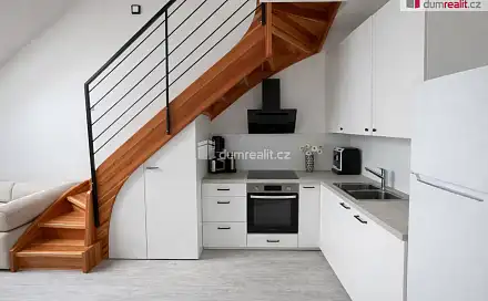 Pronájem bytu 1+1 43 m²