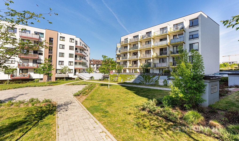 Prodej bytu 1+kk 38 m², Praha – náhled fotky 20