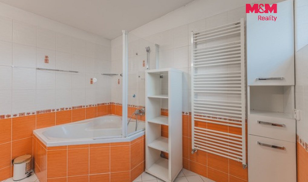 Prodej domu 150 m² s pozemkem 180 m², Hradec Králové – náhled fotky 16