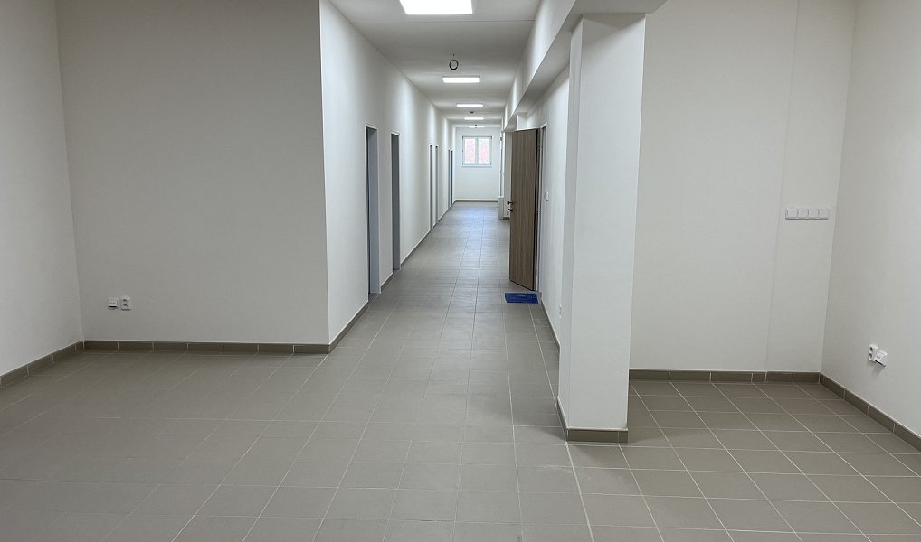 Pronájem kanceláře 409 m², Sedliště – náhled fotky 13