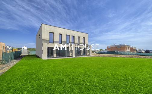 Prodej domu 153 m² s pozemkem 401 m², Zvěřinových, Praha 8 - Březiněves