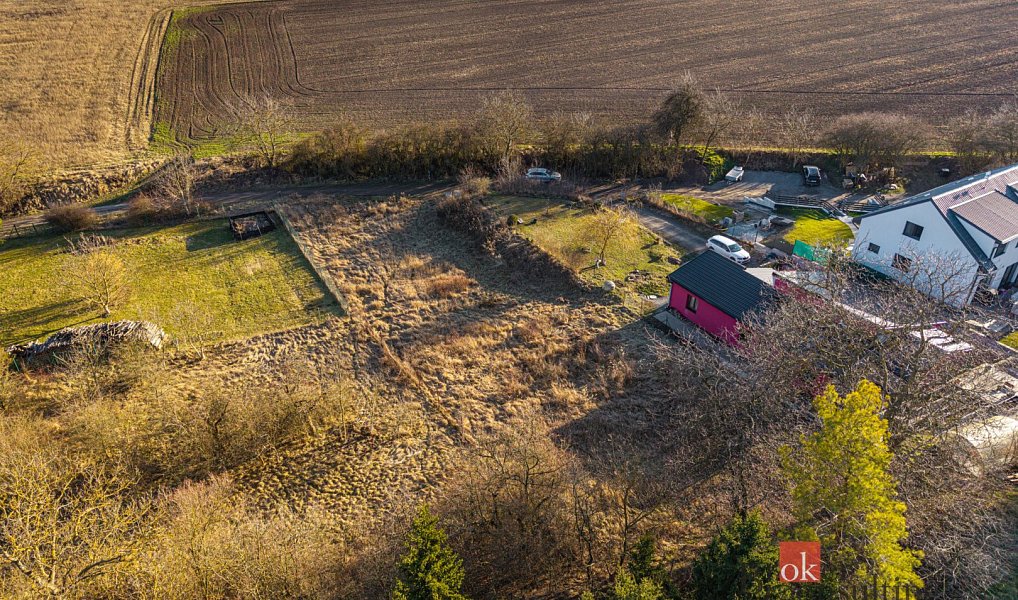 Prodej stavebního pozemku 1 328 m², Zvoleněves – náhled fotky 7