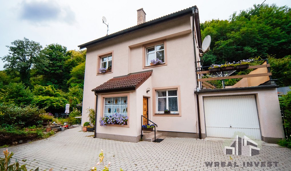 Prodej domu 203 m² s pozemkem 579 m², Měchenice – náhled fotky 2